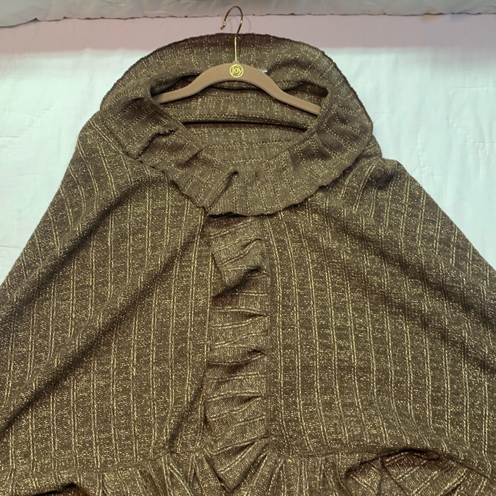 Boho Chico's Gold & Chocolate Ruffled Sweater Shawl | Metallic Front Clasp Wrap